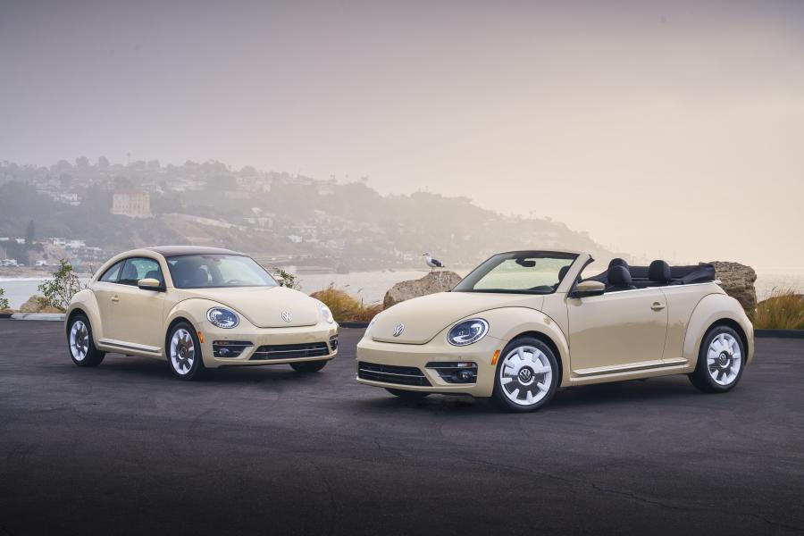  Volkswagen Beetle SEL Final Edition Convertible 2018 года  (NA) (фото 27 из 27)